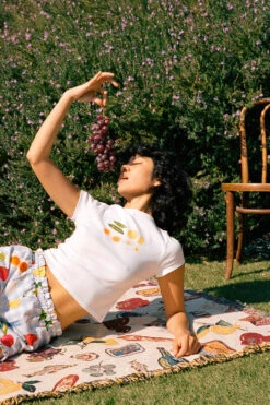 Alex Tee - Picnic Scene -Fashion Shop 2A7A0598 lisa says gah picnic alex tee scene