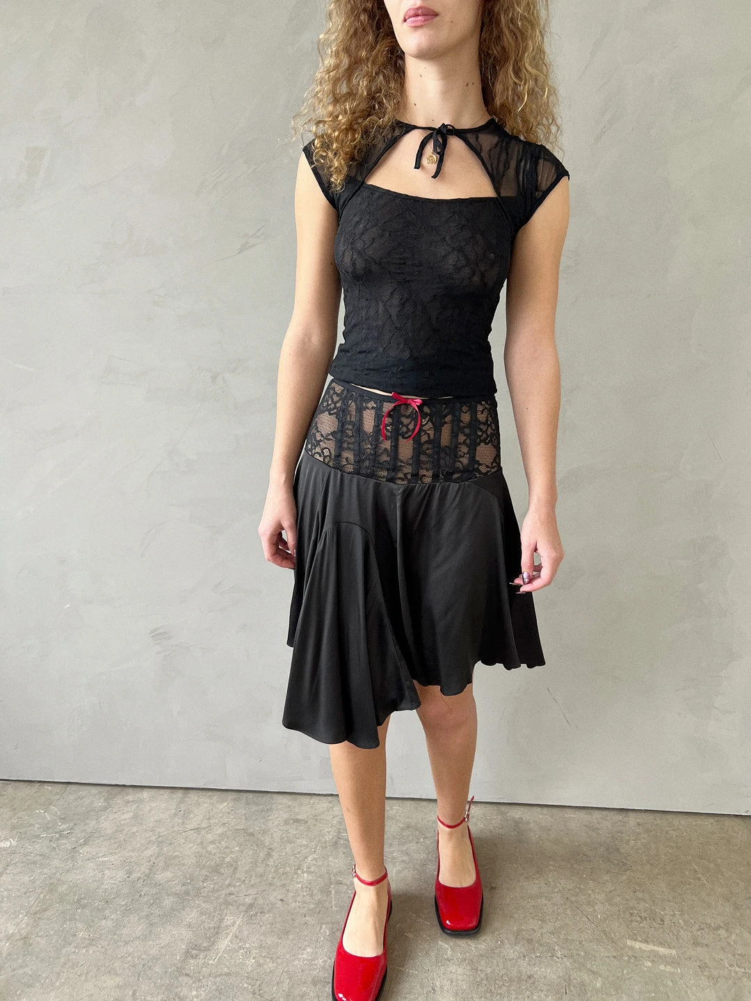 Mariposa Lace Bow Tee - Night 4 Mariposa Lace Bow Tee - Night - Image 2