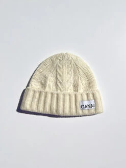 Ganni Cable Beanie - Egret