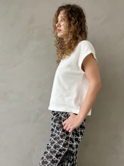 Jeanne Tee - White Cotton -Fashion Shop IMG 7908 le bon shoppe tee white