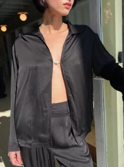 Silky Baroque Pearl Top - Jet