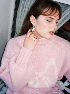 Glass Bow Ring - White/Red 14 Glass Bow Ring - White/Red -Fashion Shop lind040 071 lisa says gah arden pdp