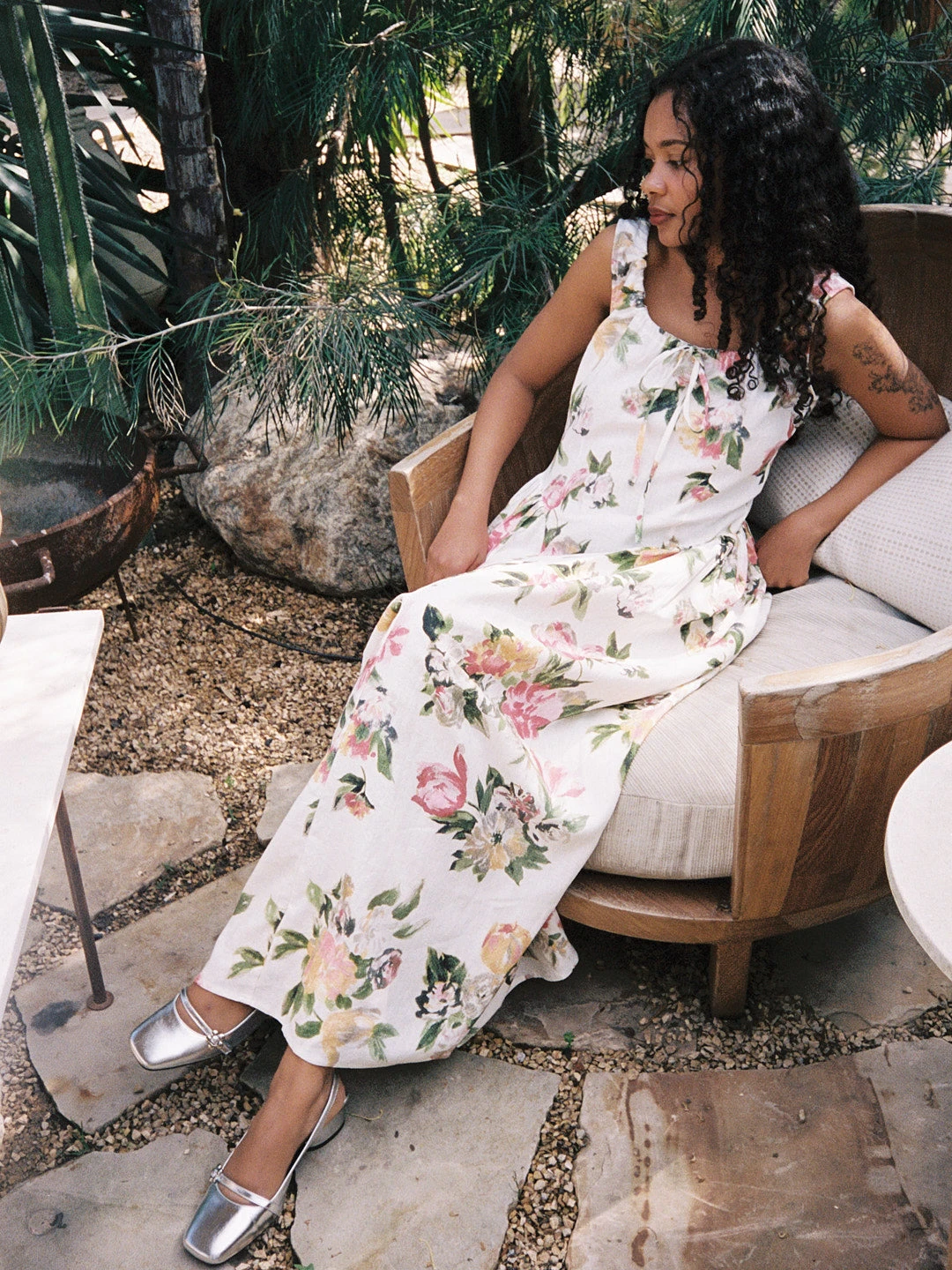 Shisa Linen Maxi Dress - Floral 11 Shisa Linen Maxi Dress - Floral - Image 9
